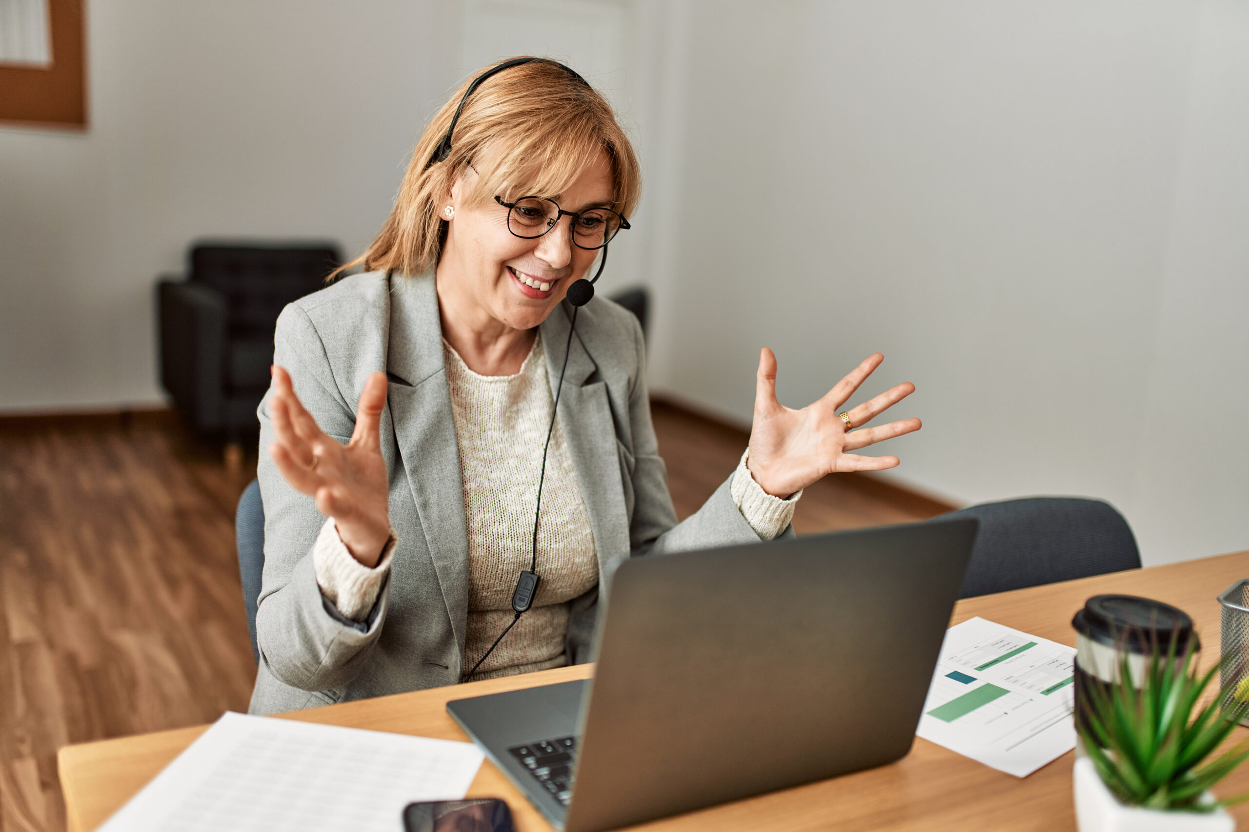 Salesperson-virtual-greeting